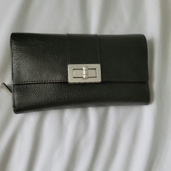 Danier Genuine Leather Wallet (Dark Brown) - Picture 10 of 12